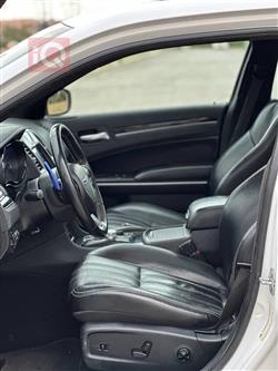 کرایسلەر 300